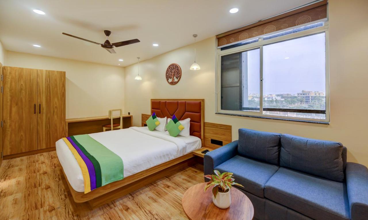 Treebo Aasma Downtown Hotell Bhubaneswar Exteriör bild